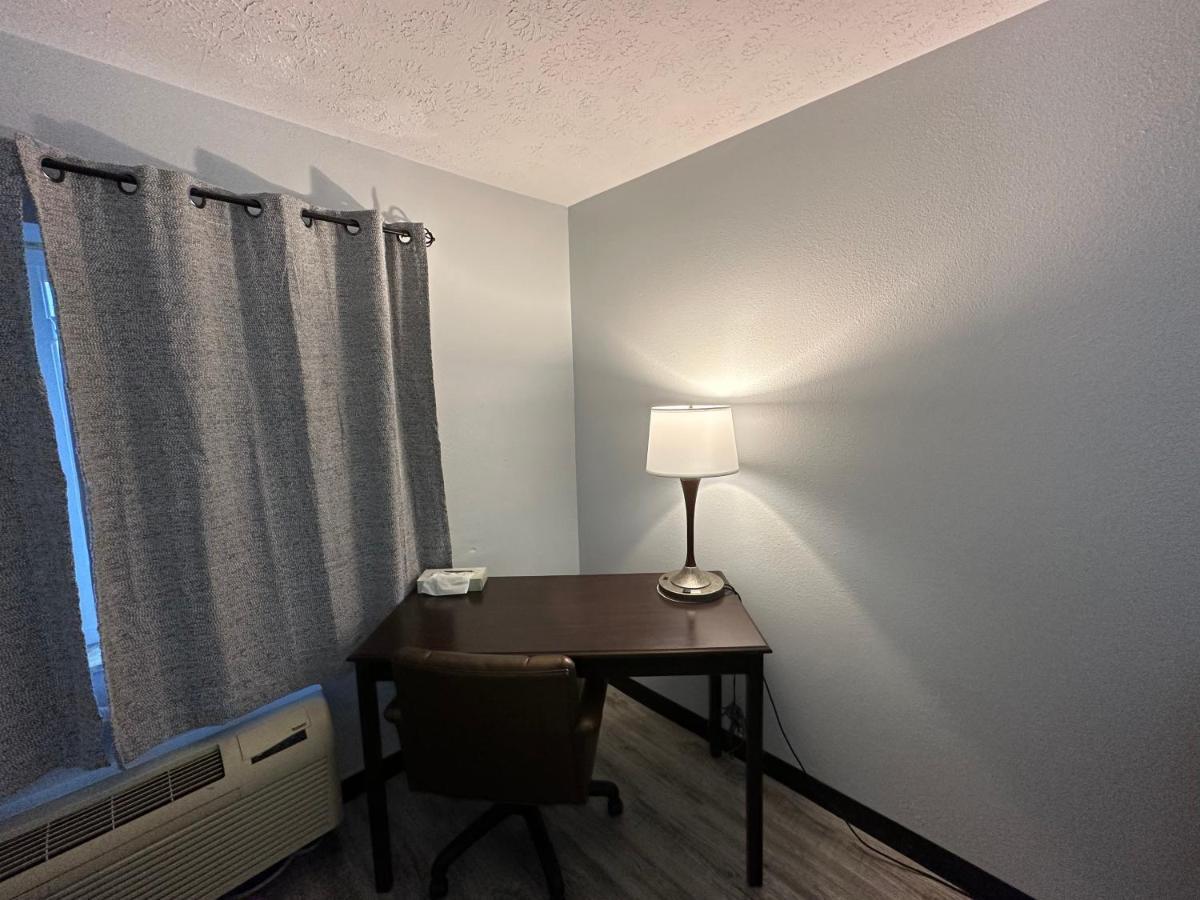I65 Studio Suites 斯科茨堡 外观 照片