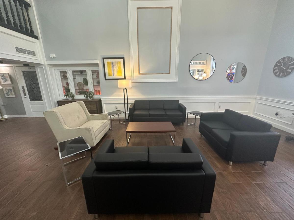 I65 Studio Suites 斯科茨堡 外观 照片